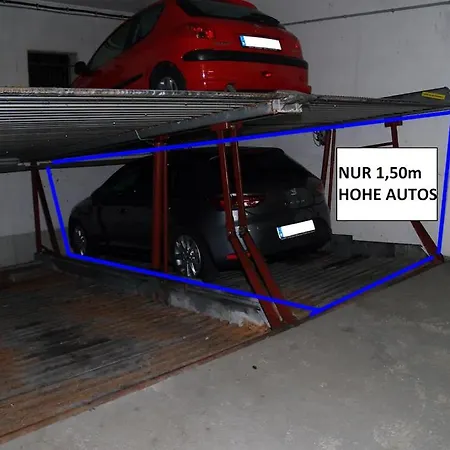 - Old Main Bridge, Own Garage Parking Space *