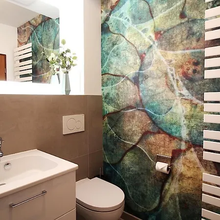 - Old Main Bridge, Own Garage Parking Space Wurtzbourg