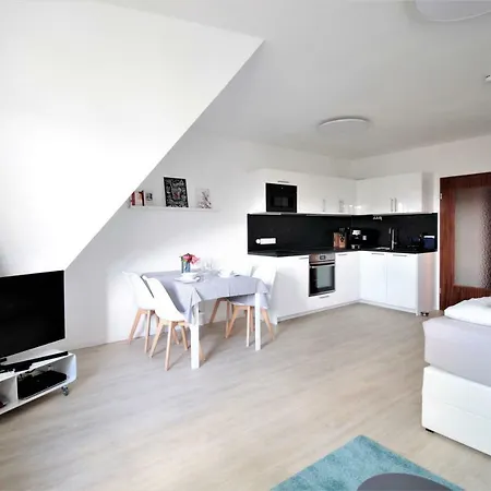 Appartement - Old Main Bridge, Own Garage Parking Space *