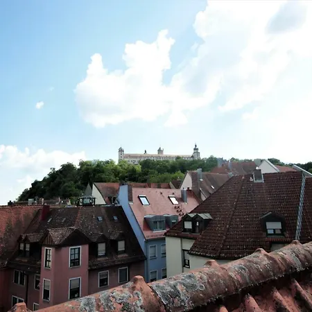 Appartement - Old Main Bridge, Own Garage Parking Space *