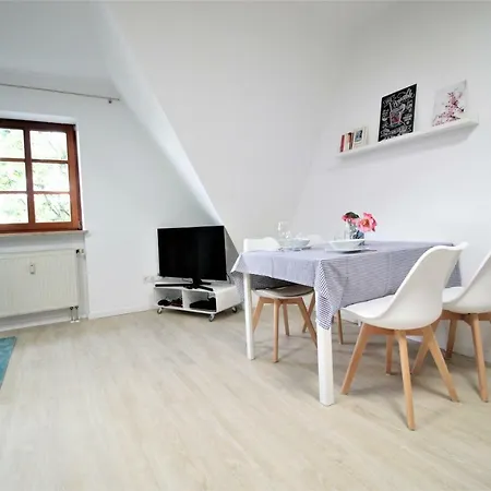 Appartement - Old Main Bridge, Own Garage Parking Space *